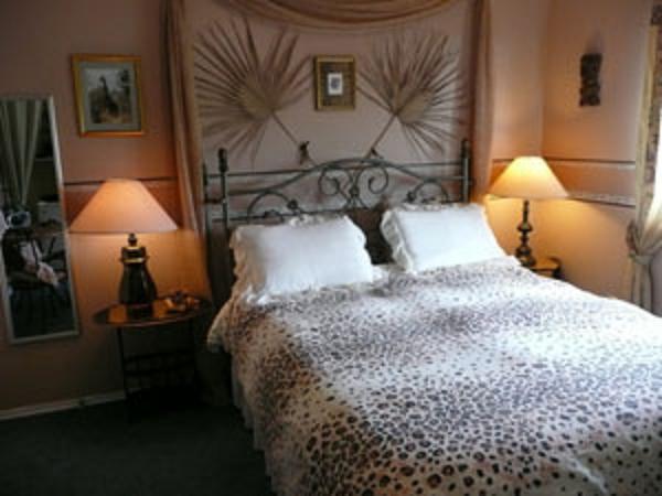 Hemingway'S By The Sea Bed & Breakfast Victoria Exterior photo